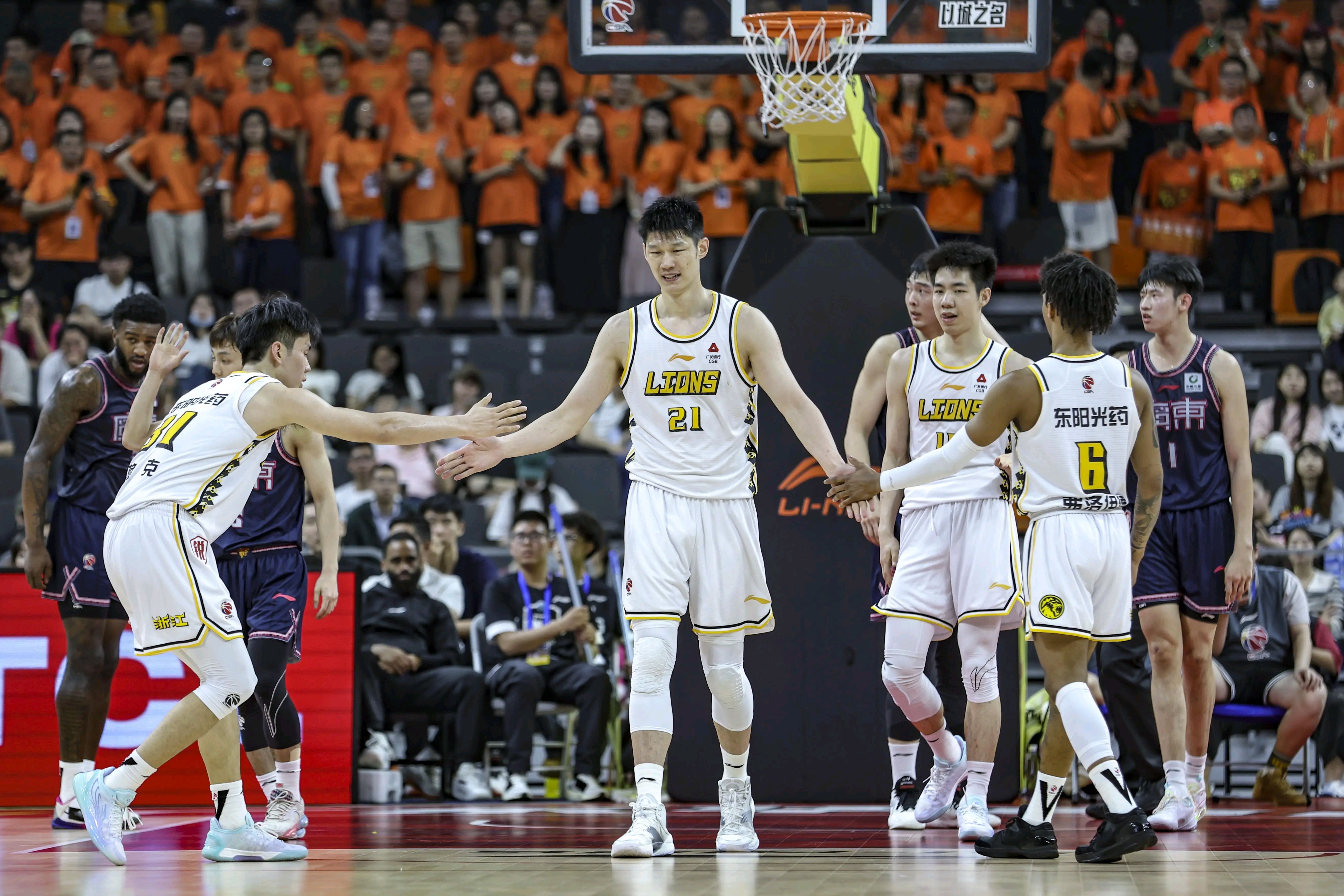冲刺阶段CBA季后赛焦点战；纽约尼克斯刷新队史纪录；引发热议；医务组通报恢复的简单介绍