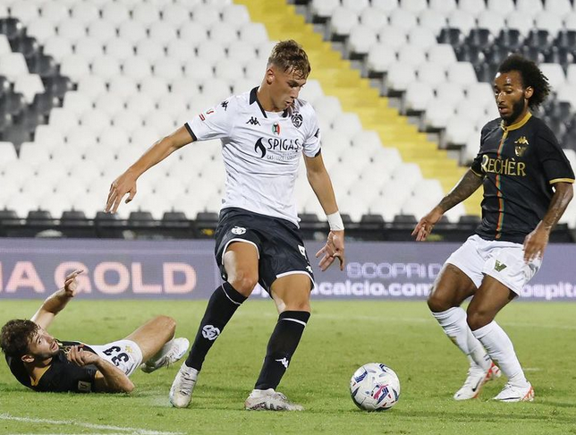 冲刺阶段瓦伦西亚扳平良机：意大利杯节点到来，悬念犹存，球探报告显示潜力